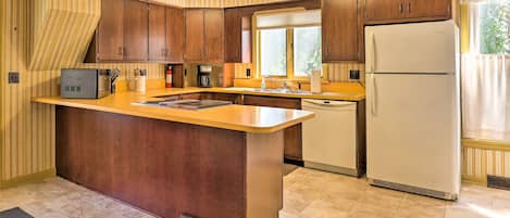 House (5 Bedrooms) | Interior