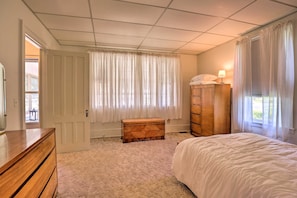 House (5 Bedrooms) | Interior - Walk to Lake Ontario: Sodus Point Family Escape (Sodus Point)