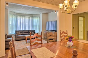 House (5 Bedrooms) | Interior