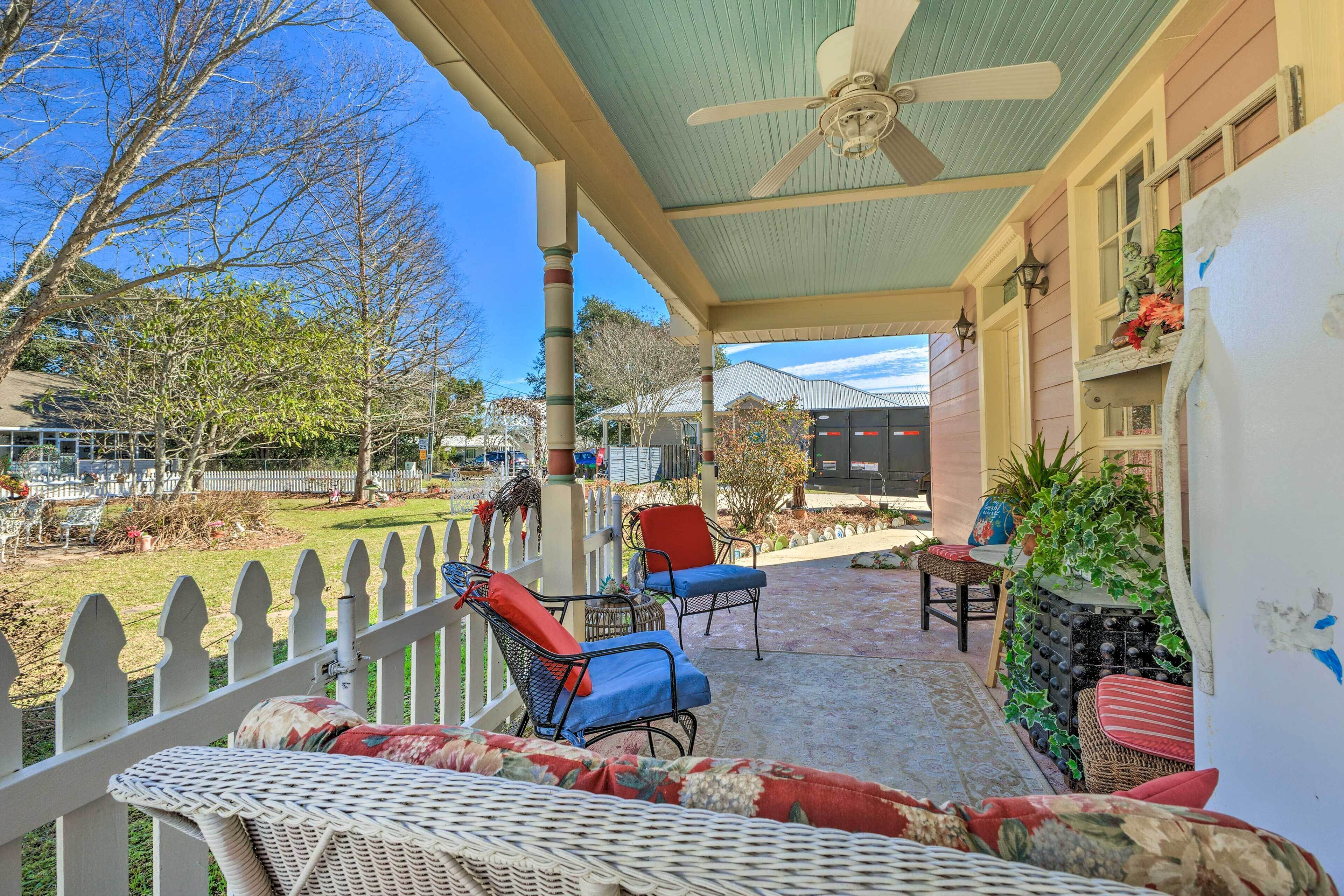 Retro Bay St Louis Studio ~ 4 Mi to Beach!