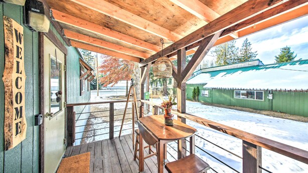 Outdoor dining - Pet-friendly Noxon Escape w/ Deck & Fire Pit! (Noxon)