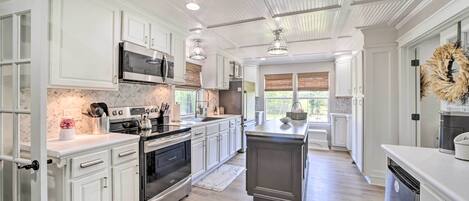 House (2 Bedrooms) | Interior