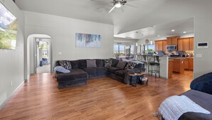 Talo (3 Bedrooms) | Sisätilat