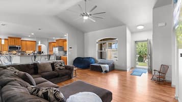 House (3 Bedrooms) | Interior