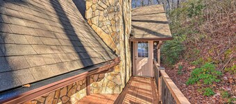 Spacious Franklin Cabin w/ Mountain Views!