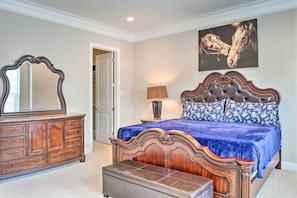 Apartment (3 Bedrooms) | 3 bedrooms, laptop workspace, iron/ironing board, bed sheets - Pet-friendly Houston Townhome, 6 Mi to Dtwn! (Houston)