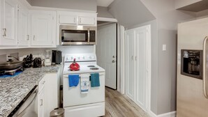 Nhà (3 Bedrooms) | Nội thất