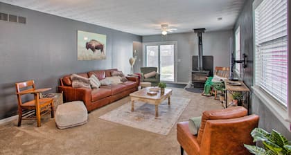 Peaceful Cottage ~ 8 Mi to Downtown Toledo!