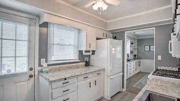 Cottage (4 Bedrooms) | Interior