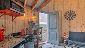 Apartment (0 Bedroom) | Interior