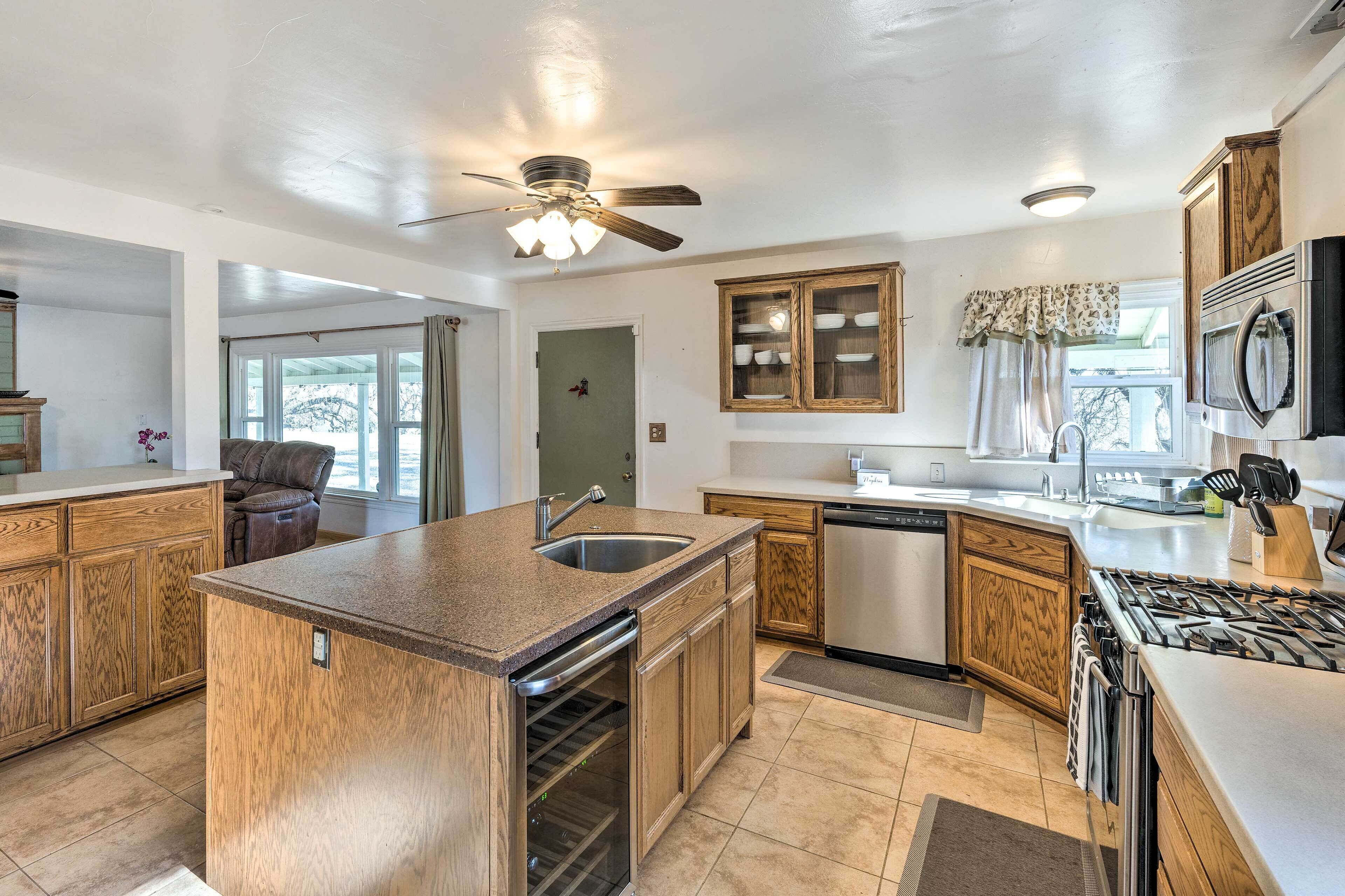 Stunning Nicolaus Getaway on Feather River!