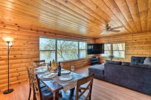 Stunning Nicolaus Getaway on Feather River!