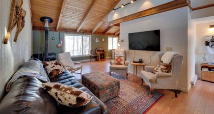 Unique Thornton Townhome: Swim, Ski, & Hike!