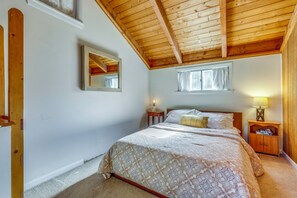 Interior - Unique Thornton Townhome: Swim, Ski, & Hike! (Thornton)