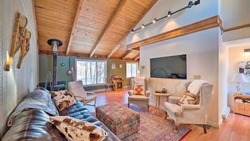 Apartment (3 Bedrooms) | Front of property