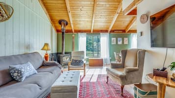 Apartment (3 Bedrooms) | Front of property