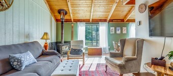 Unique Thornton Townhome: Swim, Ski, & Hike!