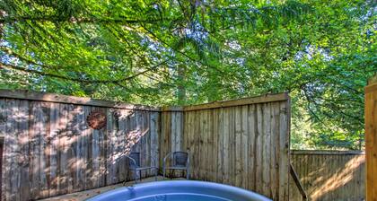 'elk Hideaway:' Ashford Cottage w/ Hot Tub!