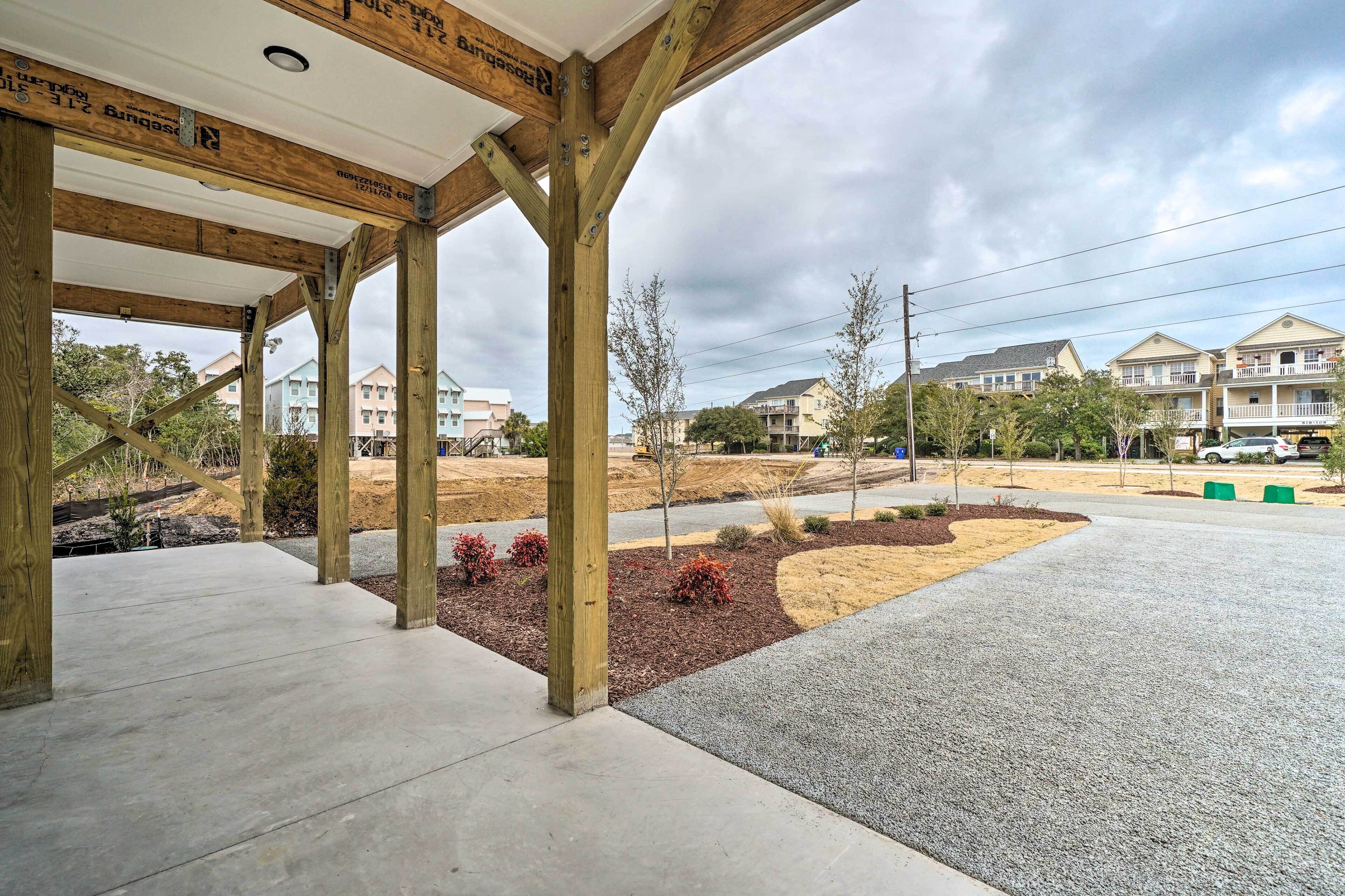 Stylish Townhome w/ Balconies & Tesla Charger!