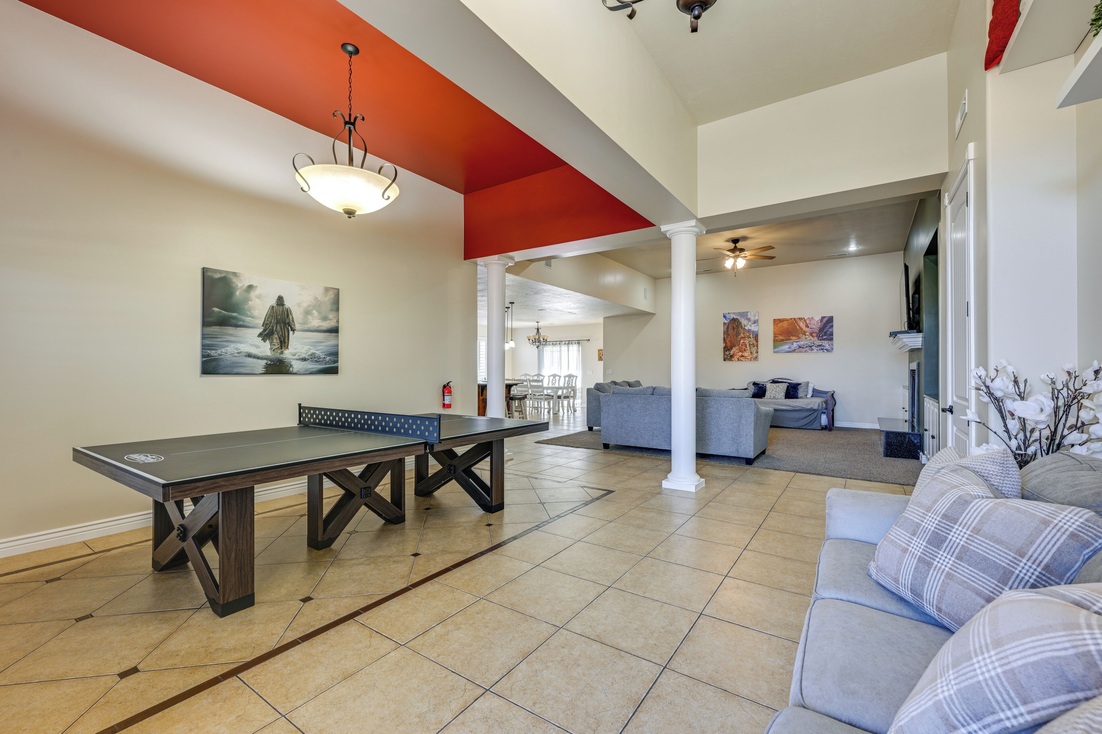 House (4 Bedrooms) | Interior