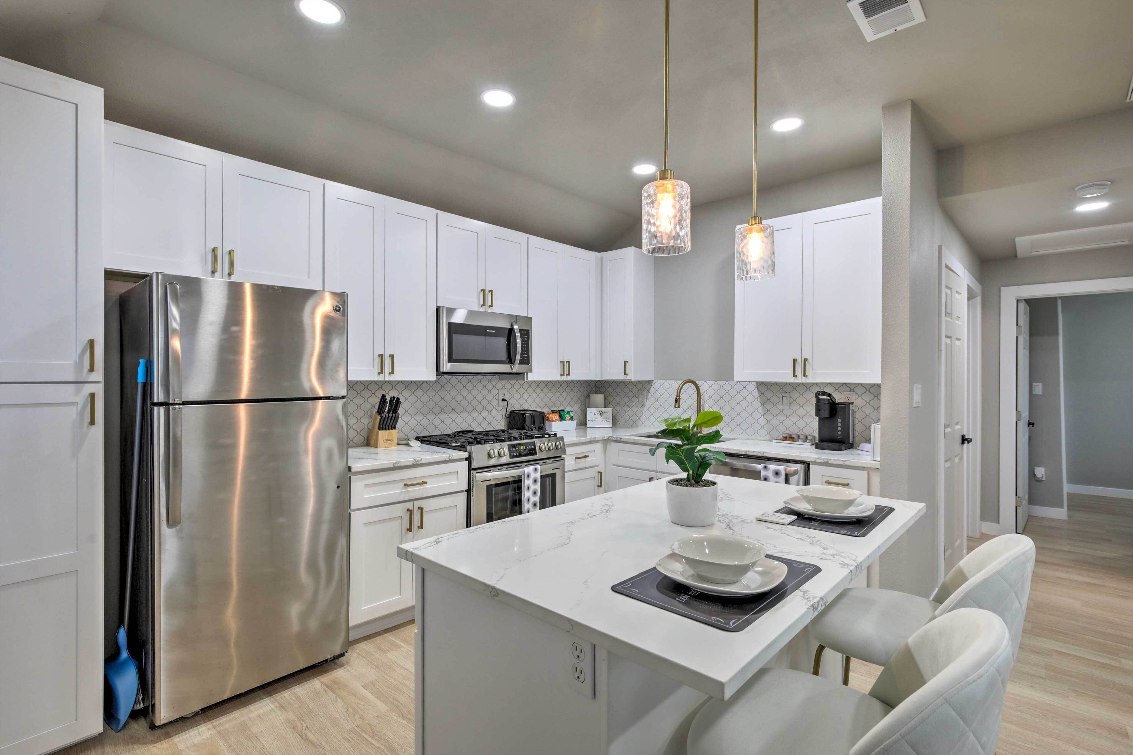 Updated East Dallas Home ~ 4 Mi to Dtwn!