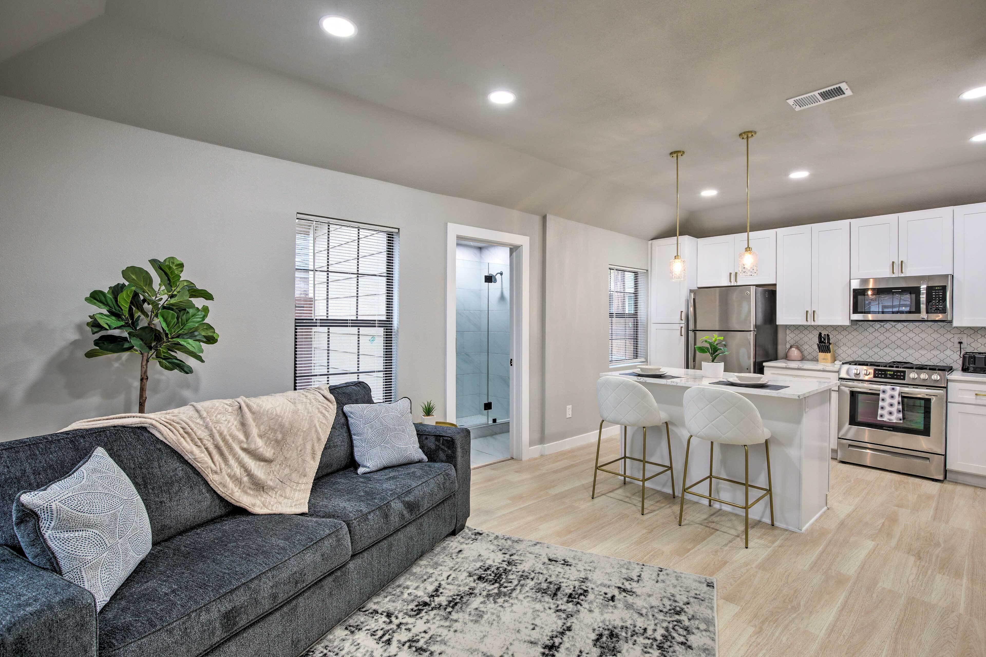 Updated East Dallas Home ~ 4 Mi to Dtwn!