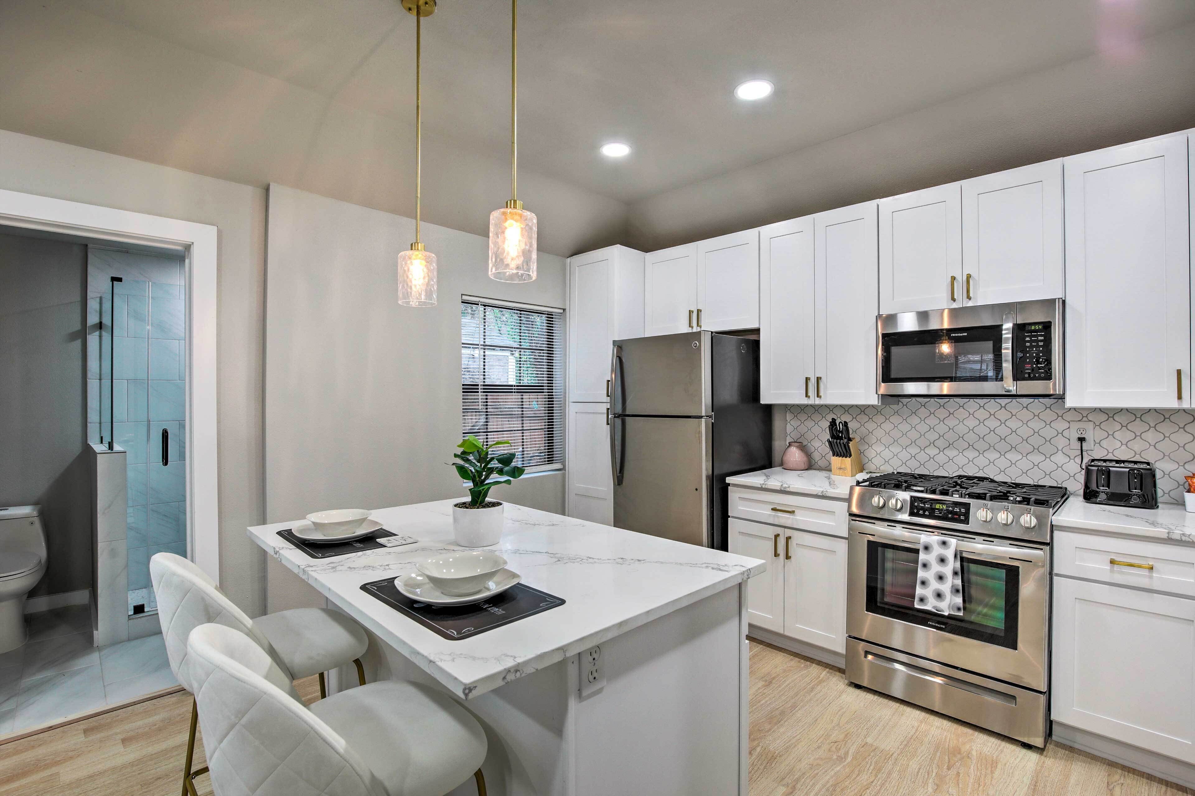 Updated East Dallas Home ~ 4 Mi to Dtwn!