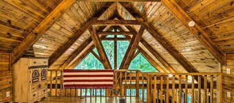 Tellico Plains Cabin - 25 Acres, Backyard Creek!