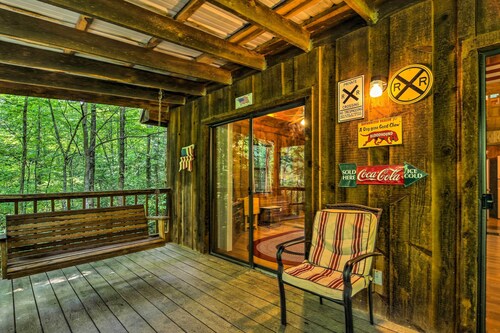 Tellico Plains Cabin - 5 Acres, Backyard Creek!