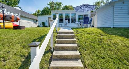 Waterfront Lakeview Cottage w/ Dock & Lift!