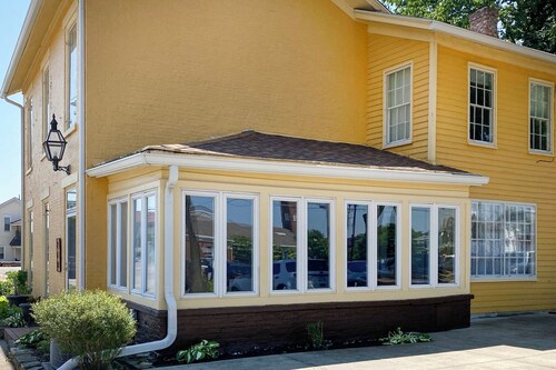 Historic Troy Home Close to Shops w/ Fire Pit