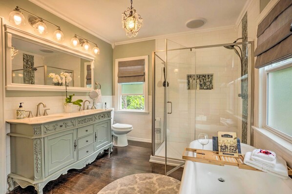 House (4 Bedrooms) | Interior - The Old Mccullough Home w/ Rooftop Deck, View (North Bend)