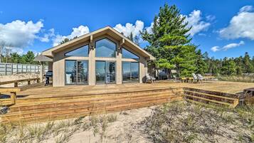 House (3 Bedrooms) | Front of property