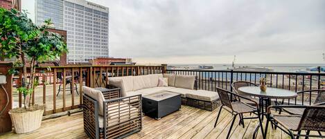 公寓 (1 Bedroom) | 室外用餐