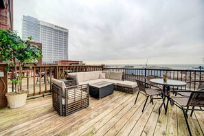 Apartment (1 Bedroom) | Outdoor dining