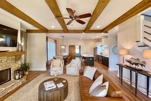 House (4 Bedrooms) | Front of property