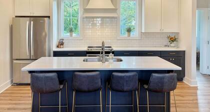 Luxe Lakefront Getaway w/ Porch + Water View!