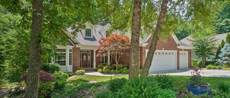 House (5 Bedrooms) | Front of property