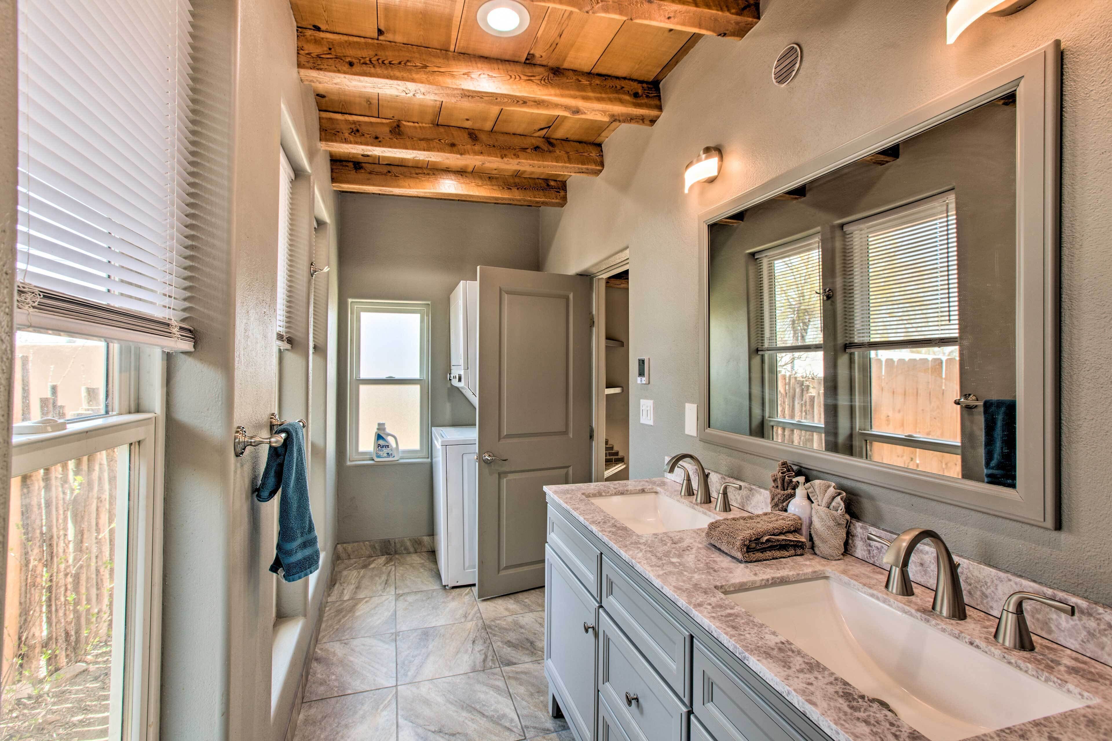 Pet-friendly Taos House w/ Patio & Hammock!