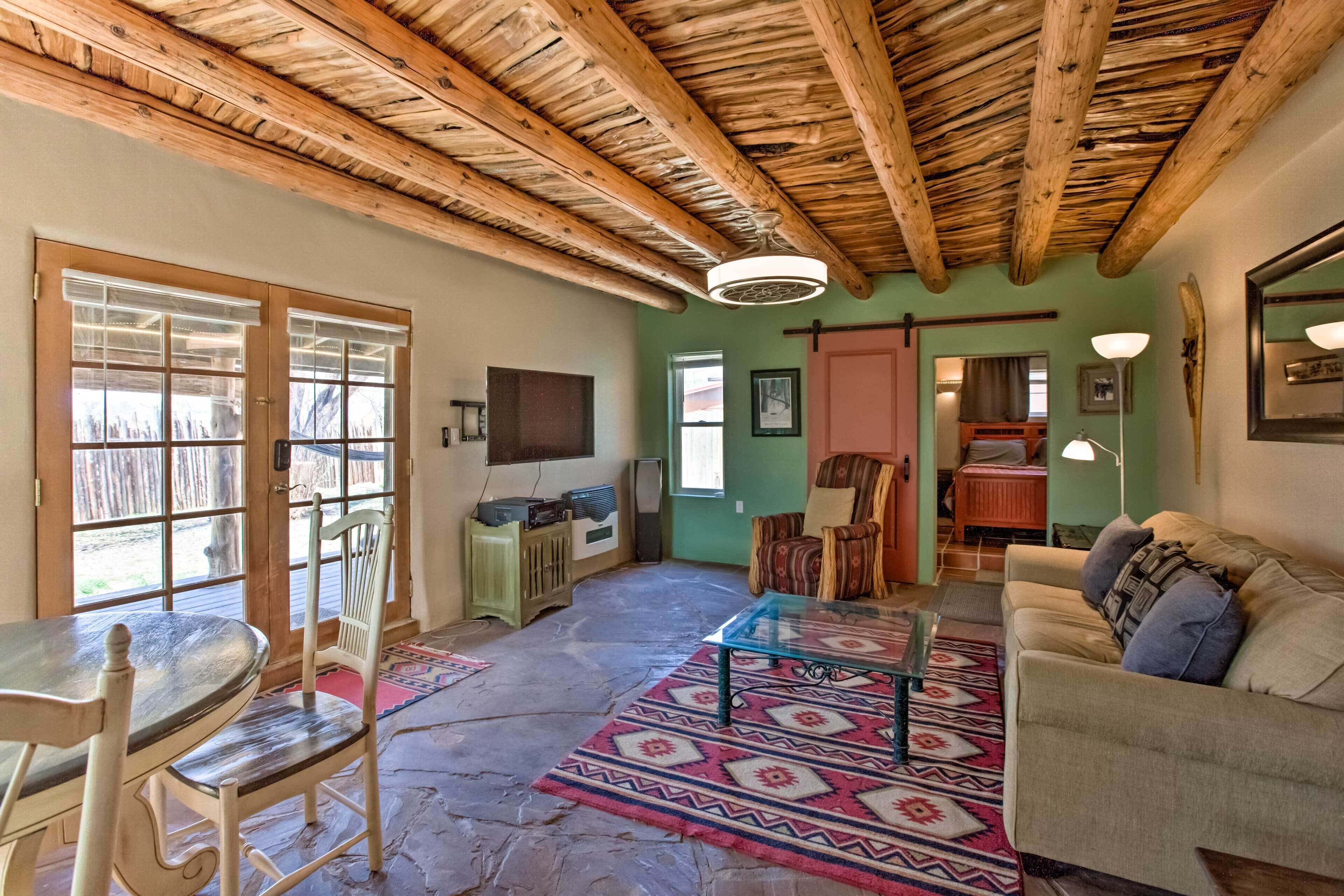 Pet-friendly Taos House w/ Patio & Hammock!