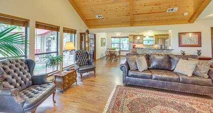Dog-friendly Wills Point Home w/ Grill on 10 Acres