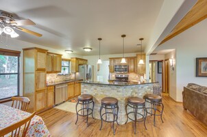 House (2 Bedrooms) | Interior