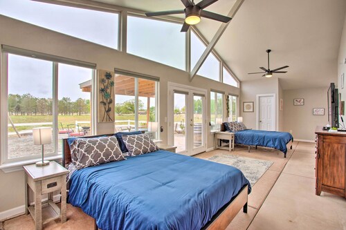 The Farmhouse at Grand Valley Getaway w/ Alpacas!