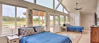 The Farmhouse at Grand Valley Getaway w/ Alpacas!