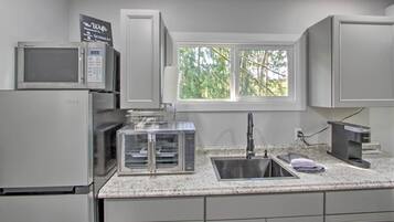 Apartment (0 Bedroom) | Interior