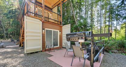 Unique Container Studio w/ Deck & Fire Pit!
