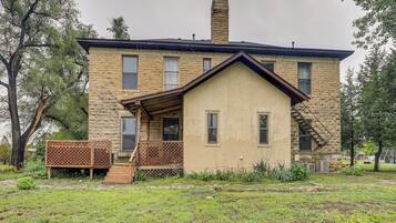 المنشأة من الداخل