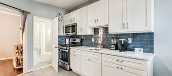 Updated Linden Home: Visit NYC & Newark!