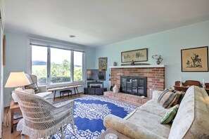House (4 Bedrooms) | Interior - Stair-free Lexington Home w/ Blue Ridge Mtn Views! (Lexington)