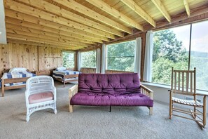 House (4 Bedrooms) | Interior - Stair-free Lexington Home w/ Blue Ridge Mtn Views! (Lexington)